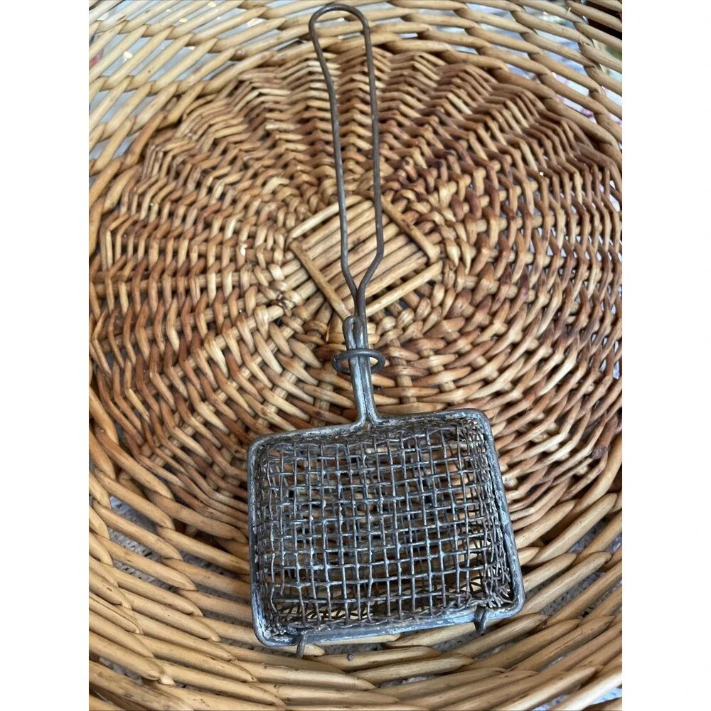 Vintage Wire Mesh Basket Soap Saver Laundry Tool Primitive Farmhouse Country